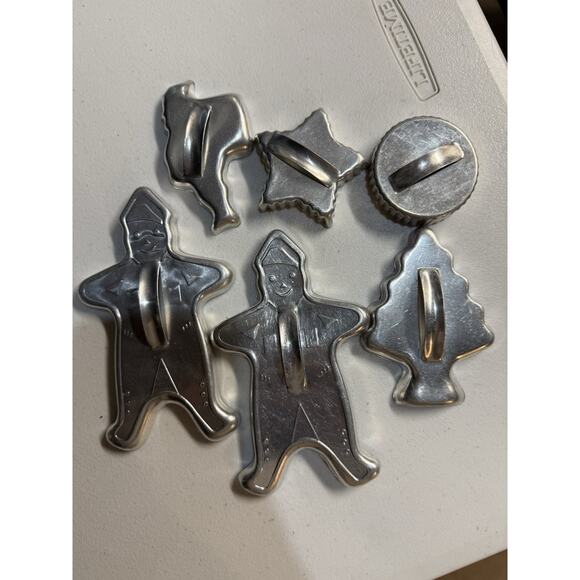 6 Piece Vintage Aluminum Cookie Cutters - Picture 1 of 1